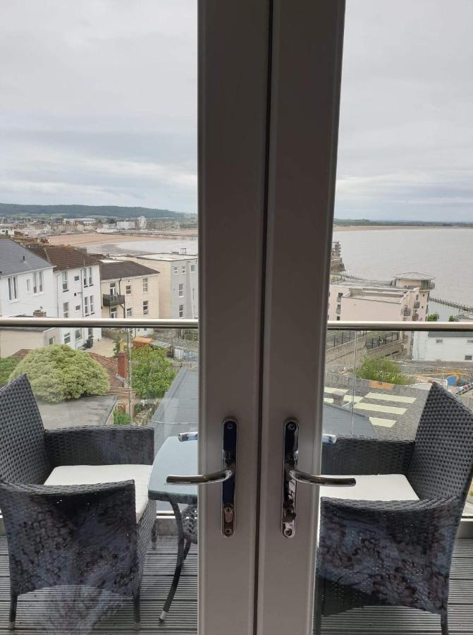 Modern Apartment With Stunning Sea View Weston-super-Mare Eksteriør billede