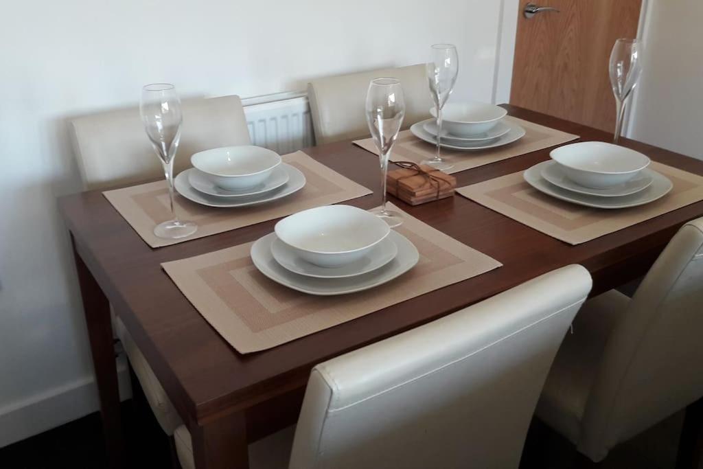 Modern Apartment With Stunning Sea View Weston-super-Mare Eksteriør billede
